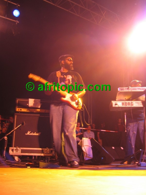 ../Images/AfricaFestival-27-28May05 199.jpg